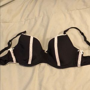 Black bra with white lace